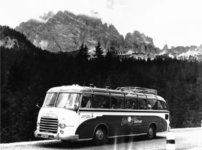Der erste Reisebus